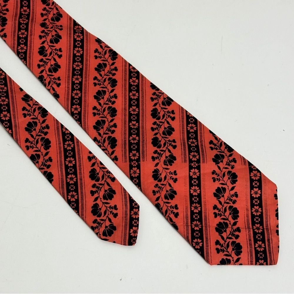 Vintage Liberty of London Tana Lawn Floral Cotton 3 inch Tie